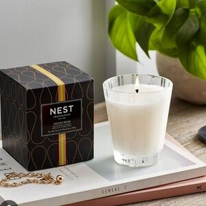 Nest New York Velvet Pear Scented Candle, Frosted Glass. Discontinued